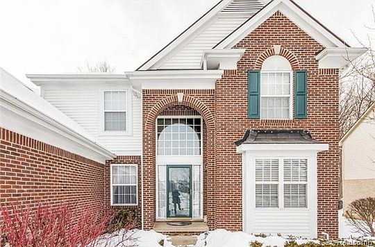 2nd image of 43910 Stonebridge Dr