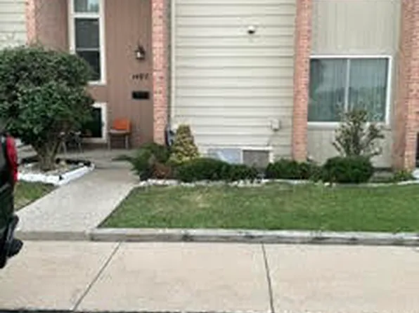 1477 N Saxony Dr SE, Grand Rapids, MI 49508