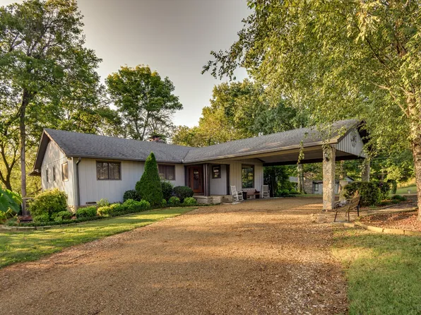 105 Patton St, Shelbyville, TN 37160