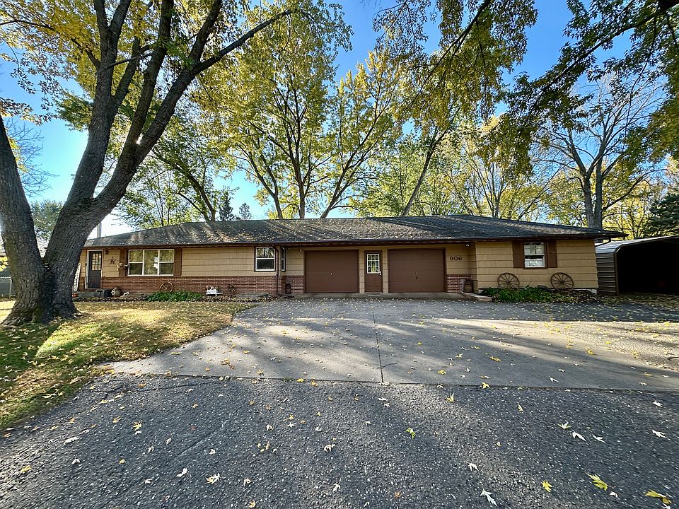 4 BR, 2 BA, 1200 square foot heated garage