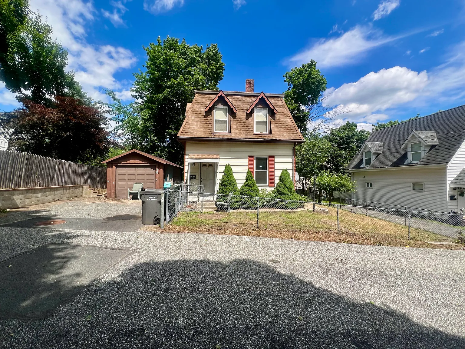 3 bed, 1374 sqft, $3,200 — Photo 1