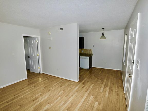 3rd image of 4425 Lela Ave NE #1
