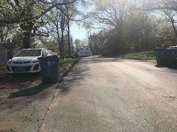 5th image of 2835 Solway Ave