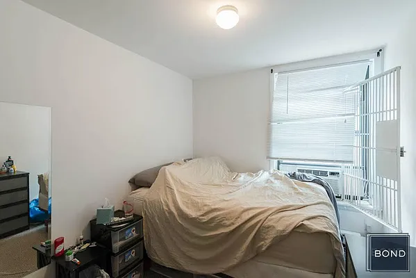 Rented by Bond New York | media 61