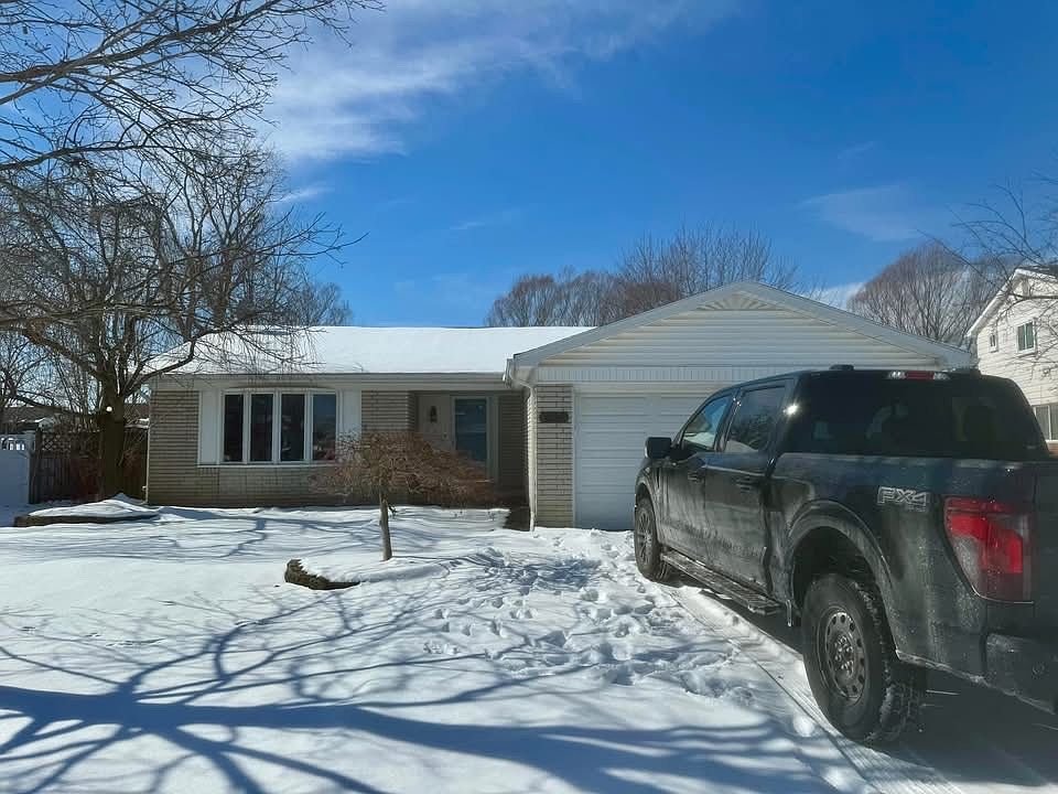 1st image of 27178 Wyatt Ave
