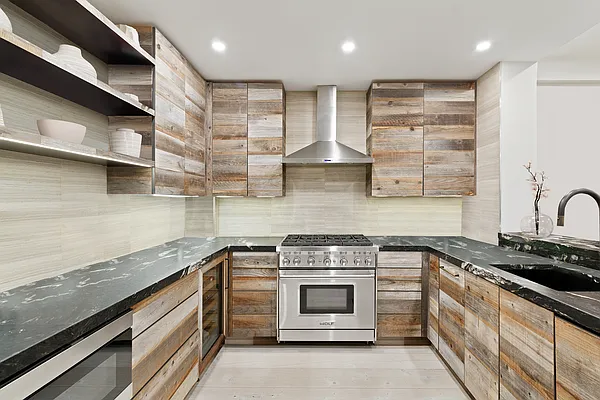 Sold by Compass | media 7