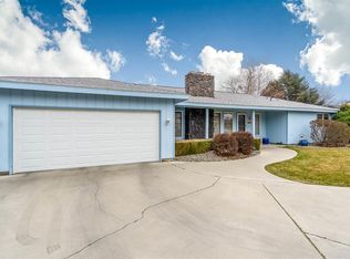 816 N Sheppard Pl, Kennewick, WA 99336