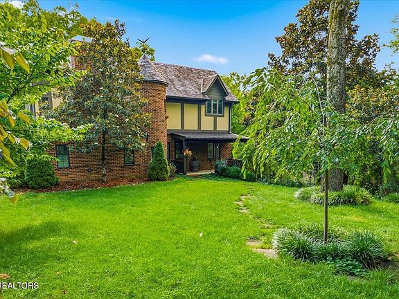 2nd image of 516 Scenic Dr