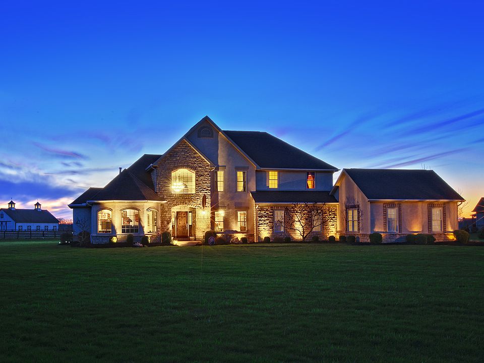 1st image of 460 Trillium Dr
