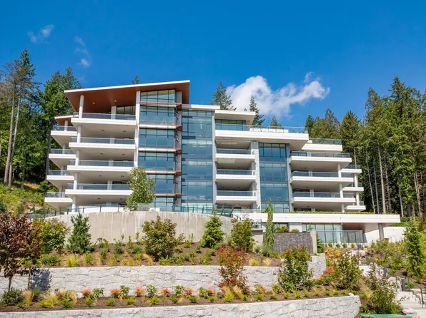 2958 Burfield Pl #302, West Vancouver, BC V7S 0B2