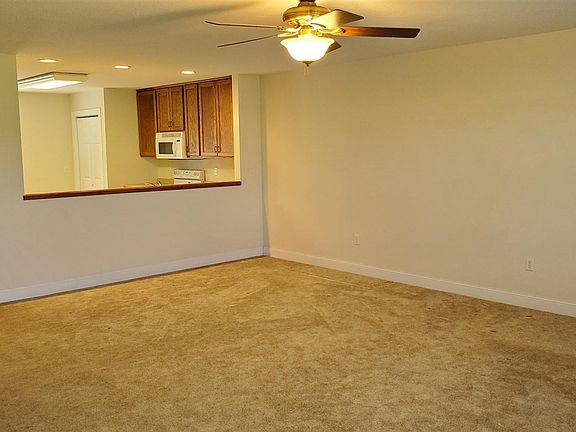 5th image of 511 River Bend Ct #511