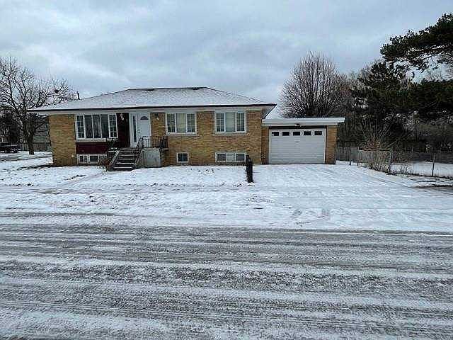 2nd image of 11 Wye Valley Rd