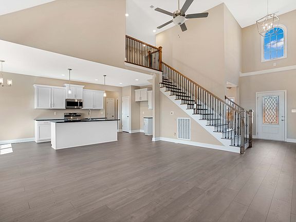 4th image of 643 Farmington Lot 643