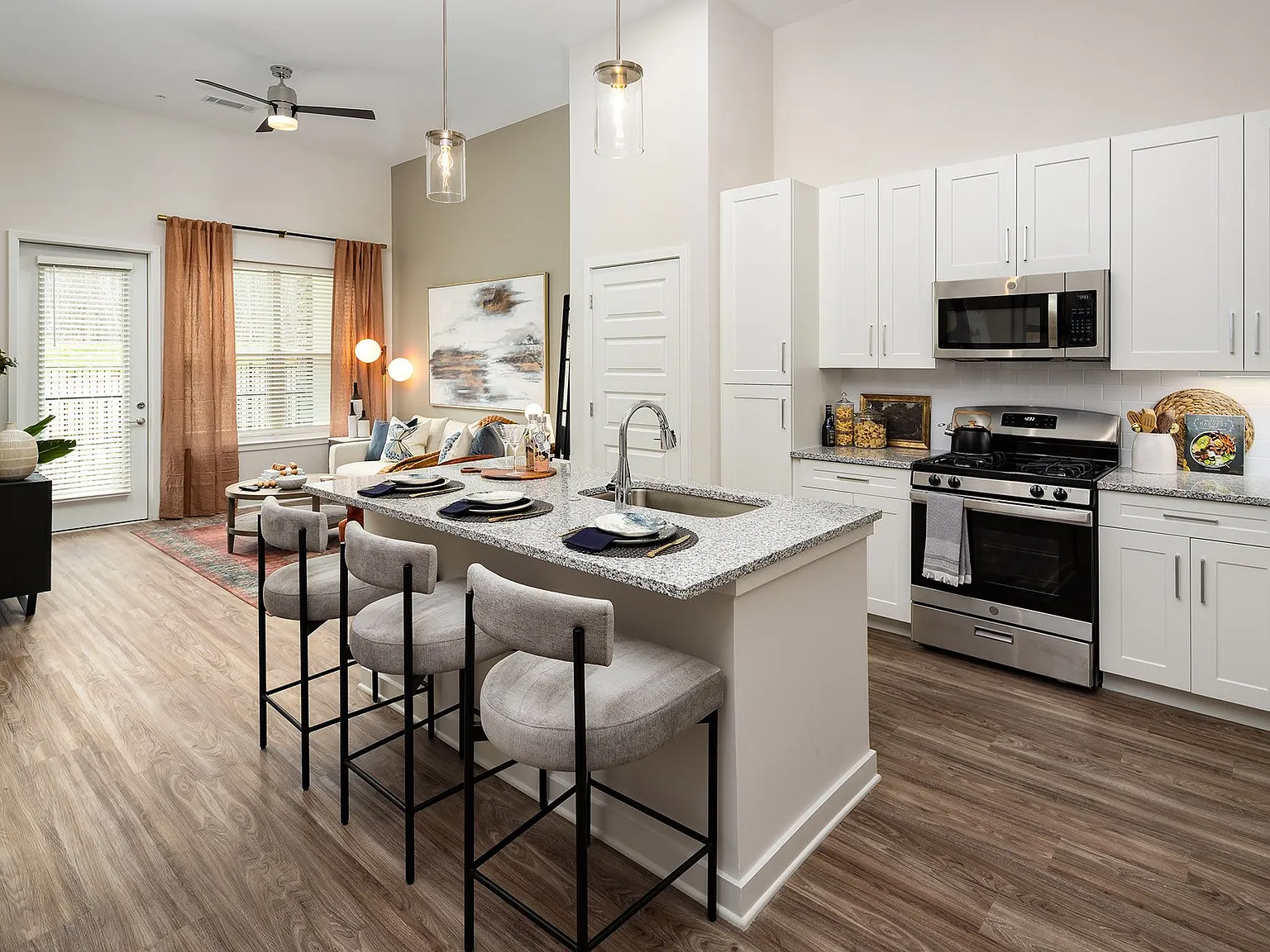 Aura Creekside Apartments — Photo 4