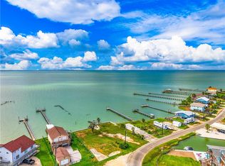 604 Copano Cove Rd, Rockport, TX 78382
