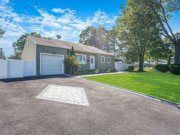 2nd image of 2 Foxwood Dr S