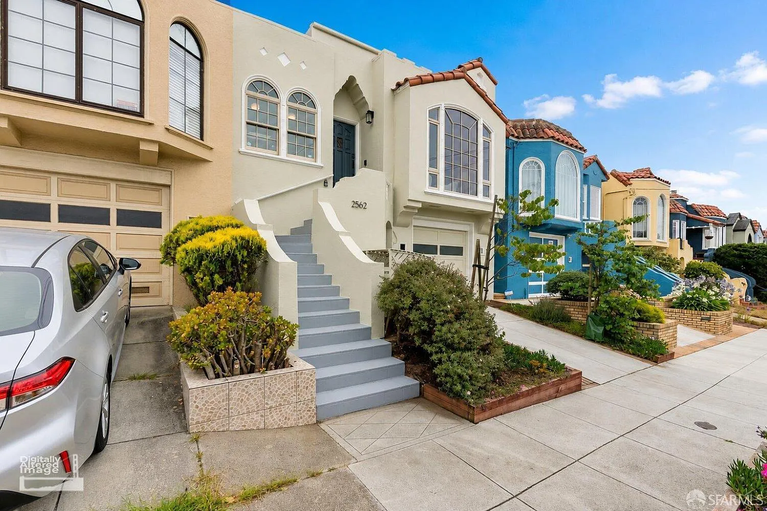 2562 26th Ave - Photo 2
