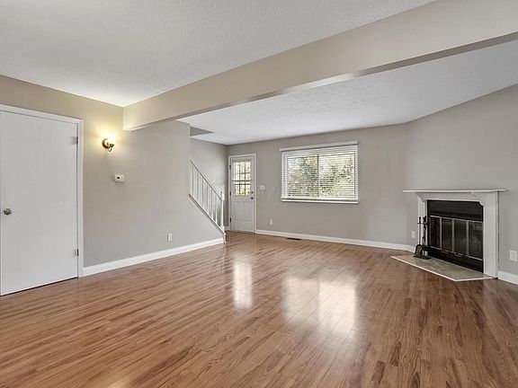 2nd image of 384-386 W Powell Rd