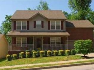 1221 Twin Cirlcle, Nashville, TN 37217