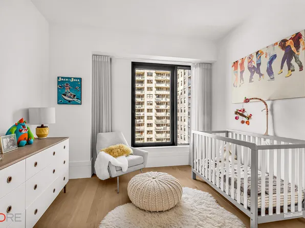 310 East 86th Street image 14 of 24