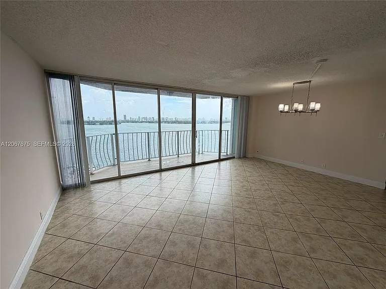 7601 E Treasure Dr #2007 — Photo 12