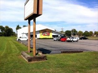 821 E 11th St, Grove, OK 74344