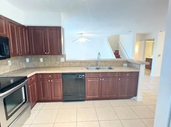 1701 Village Blvd APT 111, West Palm Beach, FL 33409