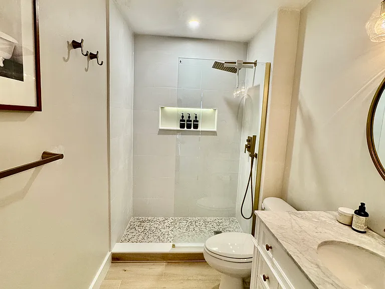 455 NE 25th St #401 — Photo 5