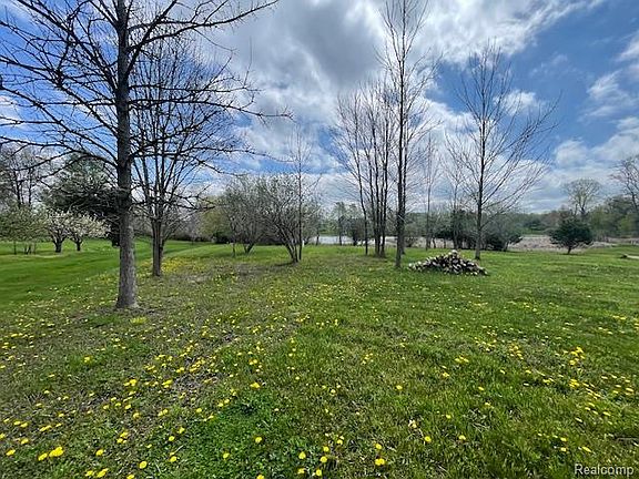 3rd image of 69862 Fisher Rd