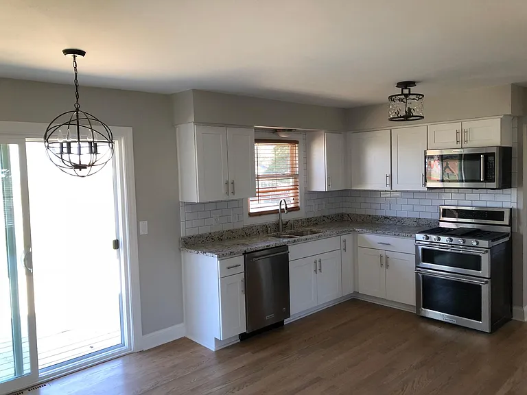 21420 Sierra Dr — Photo 5