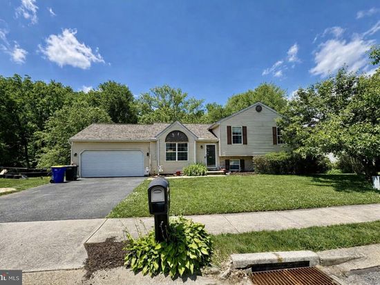 485 Crossing Way, Manchester, PA 17345