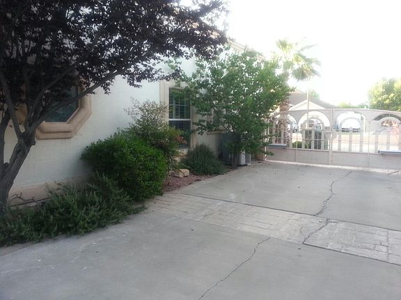 3rd image of 728 Kapriz Ave