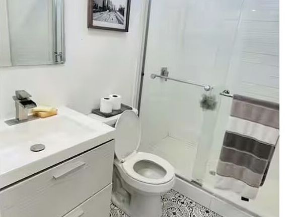 2nd image of 335 E 65th St #337