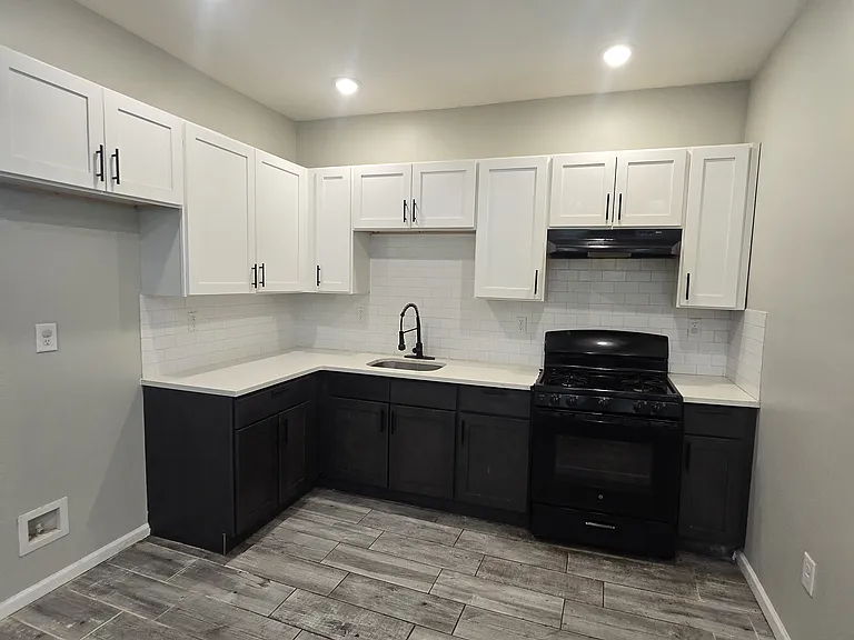 220 N 5th St #R22 — Photo 1