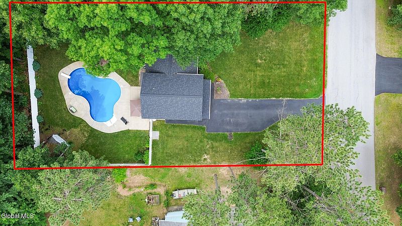 3rd image of 33 Wineberry Lane