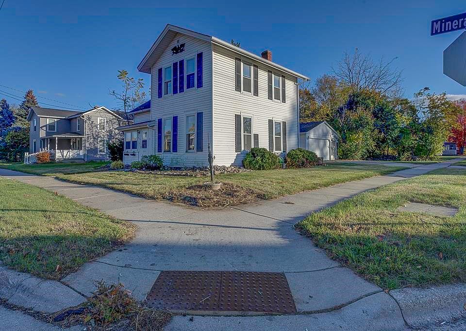 1st image of 1321 Mineral Point Ave