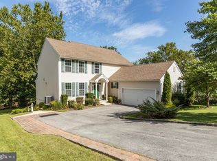 809 Maple Ln, Aston, PA 19014