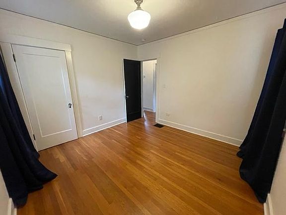 3rd image of 4404 NE 22nd Ave