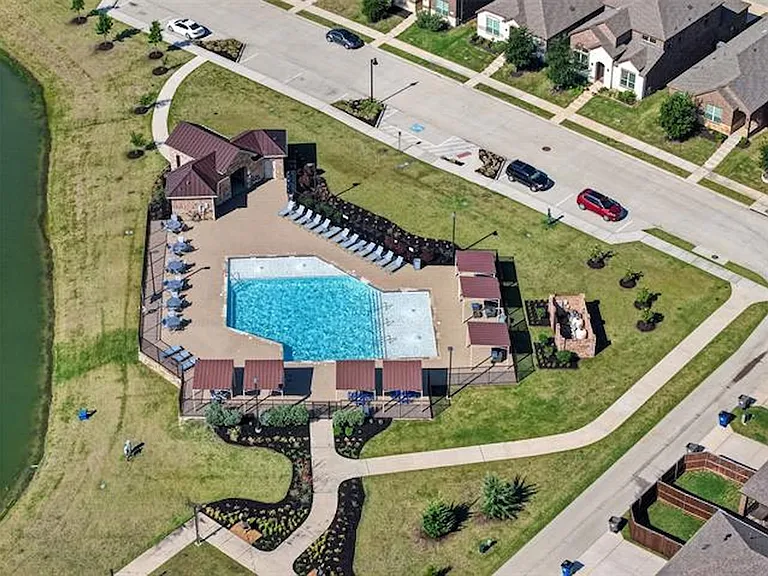 1601 Princeton Dr — Photo 15