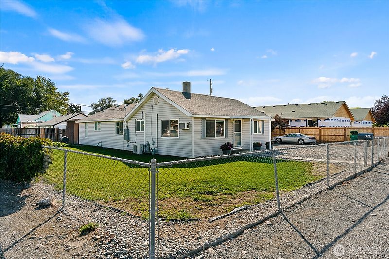 2nd image of 709 N 28th Avenue