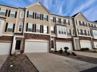 3313 Sun Ct, Morgantown, WV 26505