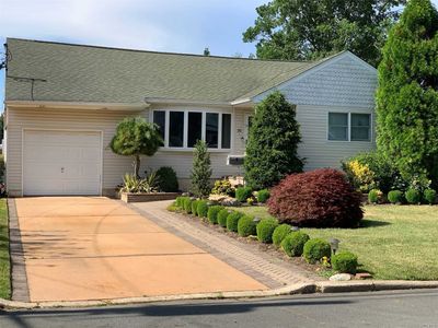 35 Salem Ave, West Babylon, NY, 11704