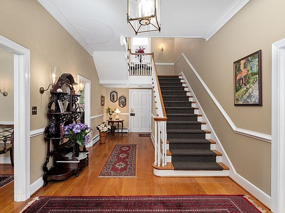 3rd image of 1005 Marshall Ave