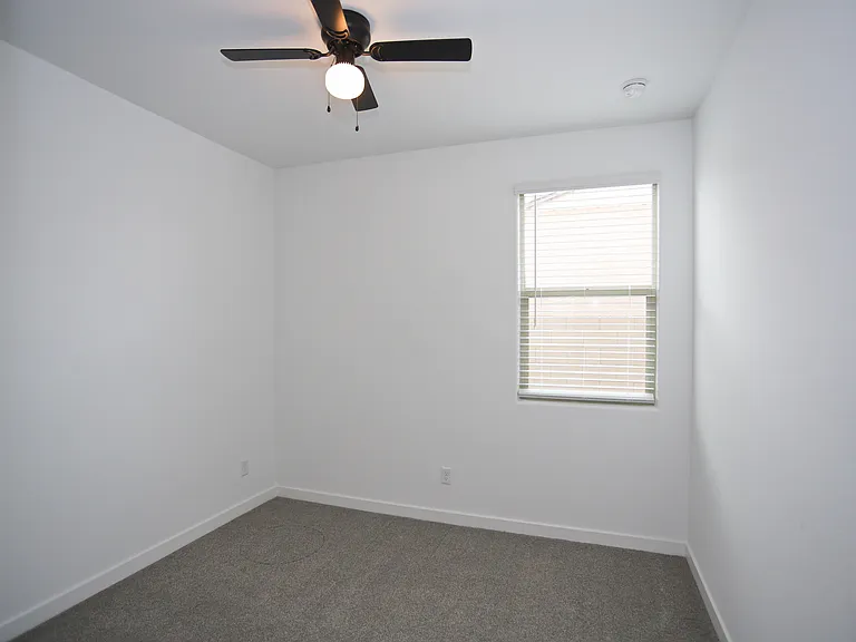 2250 E Kelly Dr — Photo 14