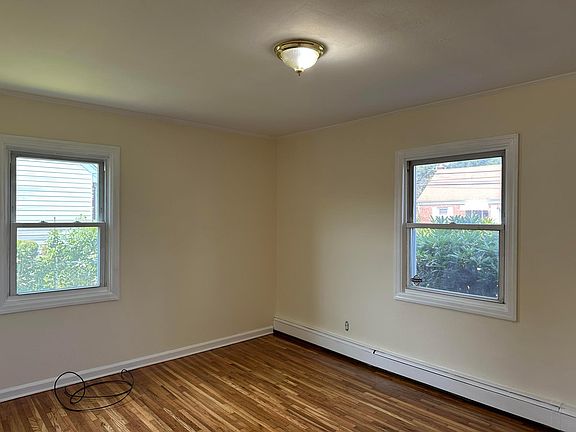 4th image of 22 Lexington Ave