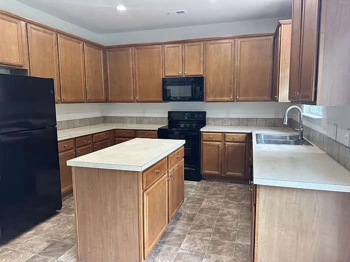 2802 Oakdale Pasture Dr — Photo 4