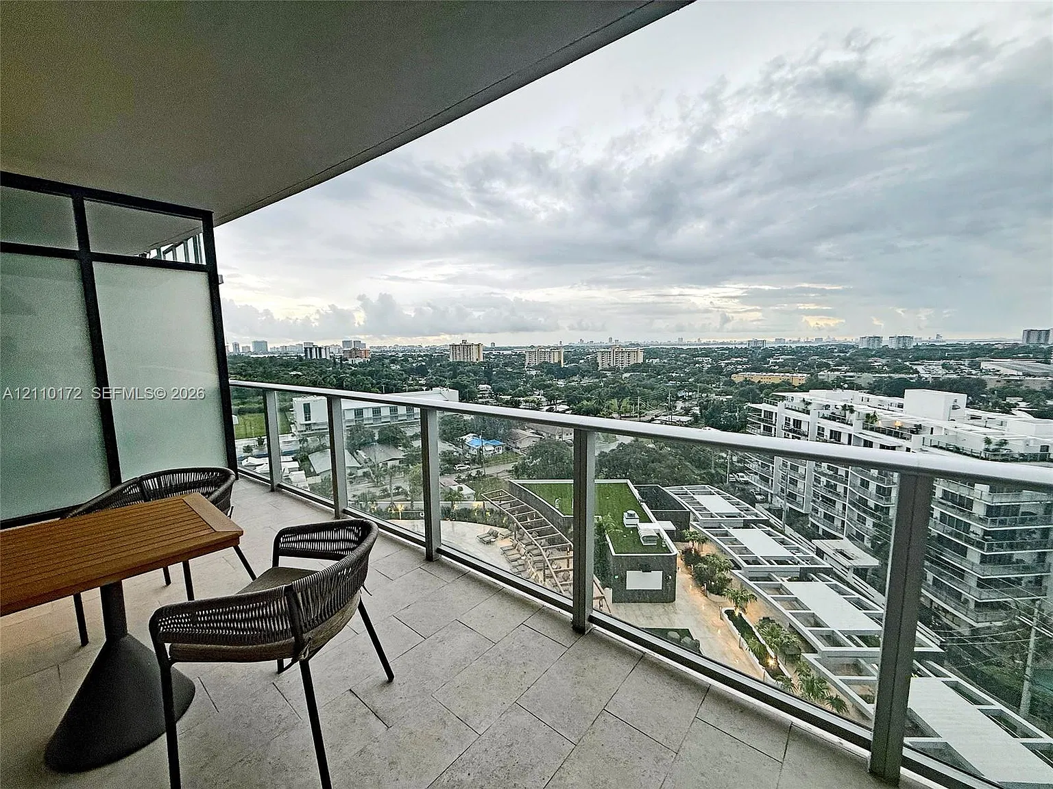 1 bed, 2.0 bath, 679 sqft, $4,000 — Photo 4