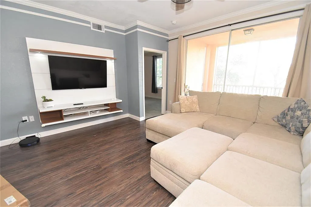 2 bed, 2.0 bath, 1089 sqft, $2,500 — Photo 4
