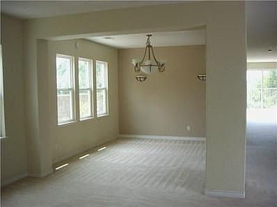 2nd image of 792 S Fox Run Pl