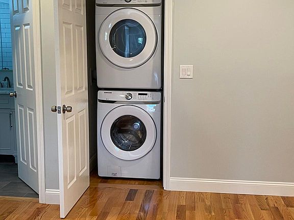 4th image of 95 Stowers St #2